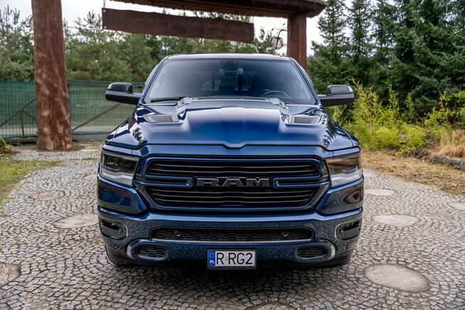 RAM 1500 Crew Cab Sport / 5.7 V8 Hemi / 390KM / Bogata opcja / 4x4 / 2020