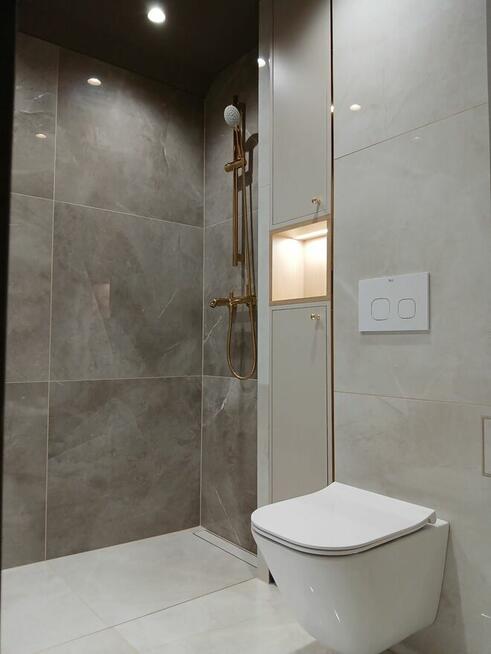 Atrakcyjny bliźniak z widokiem na łąkę i las