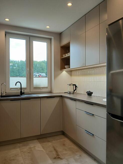 Atrakcyjny bliźniak z widokiem na łąkę i las