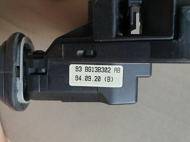 Dźwignia kierunkowskazów Ford Mondeo