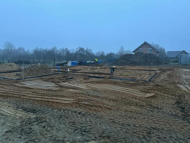 Usługi koparko-ładowarką