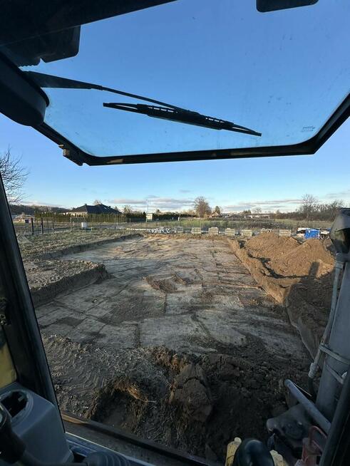 Usługi koparko-ładowarką