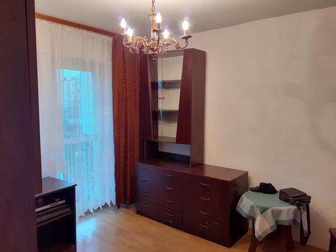 2 POKOJE ROZKŁADOWE Z WIDNĄ KUCHNIĄ I BALKONEM