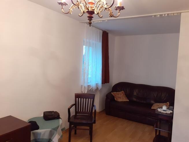 2 POKOJE ROZKŁADOWE Z WIDNĄ KUCHNIĄ I BALKONEM