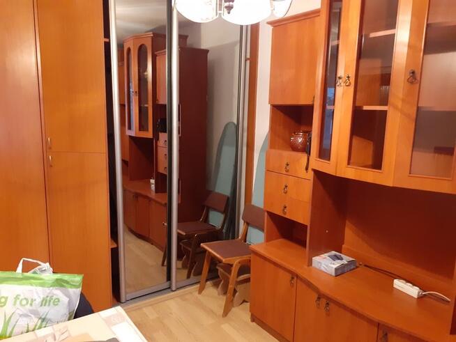 2 POKOJE ROZKŁADOWE Z WIDNĄ KUCHNIĄ I BALKONEM