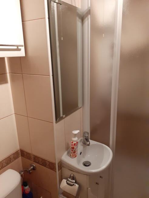 2 POKOJE ROZKŁADOWE Z WIDNĄ KUCHNIĄ I BALKONEM