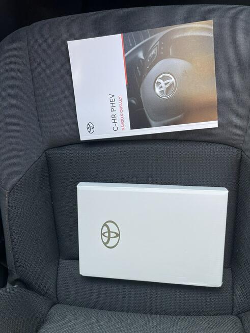 Toyota C-HR Hybrid PlugIN Kamera Podgrzewanie Virtual 223KM