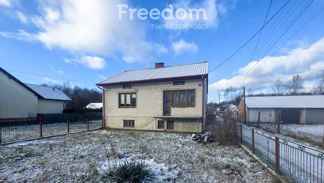 Dom z zabudowaniami gospodarczymi - Lipa