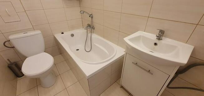 2 pokoje blisko dw. PKP i PKS-1905 roku 52A, Borki