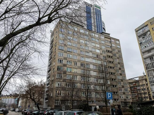 2 pokoje w pobliżu Placu Zawiszy- Nowogrodzka 78