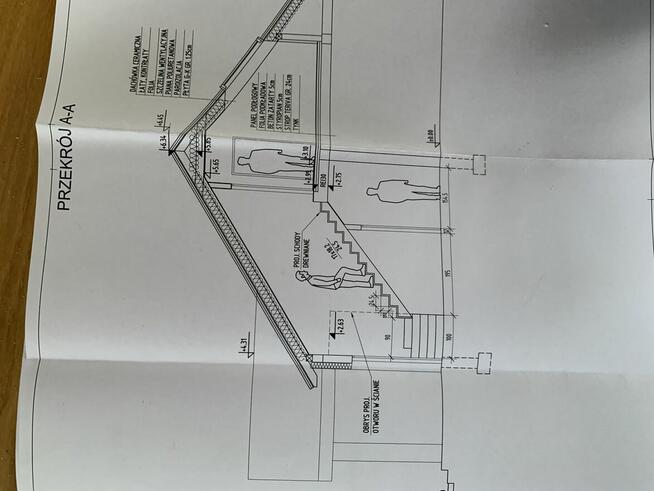 Schody samonośne drewniane