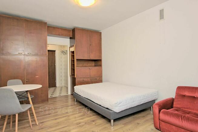 Kawalerka na Mokotowie z Miejscem Parkingowym