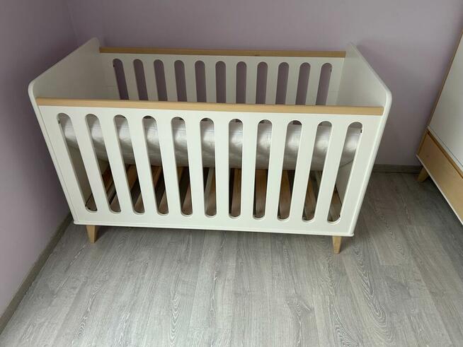 Łóżeczko z materacem