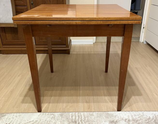 Stół drewniany 77x77 cm. Rozkładany