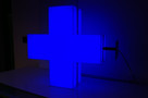 Dwustronny KRZYŻ APTECZNY 3D podświetlany LED 60 cm - 1