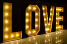DREWNIANY napis LOVE z żarówkami LED retro 120 cm - 3