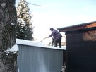 Pomoc przy odśnieżaniu sniegu z dachy garaże wiaty - 5