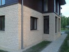 kamień na elewacje domu z czerwonym dachem - 15