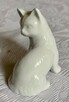 Mały biały kotek - porcelanowa figurka - 5