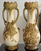 Secesyjna para wazonów Royal Dux pełnoplastyczne pnącza wino - 1