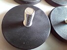 Uchwyt magnetyczny neodymowy w osłonie gumowej do halogenów - 8