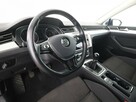 Volkswagen Passat klima auto (3 strefy), navi, czujniki parkowania, grzane fotele - 13