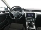 Volkswagen Passat klima auto (3 strefy), navi, czujniki parkowania, grzane fotele - 15