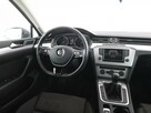 Volkswagen Passat klima auto (3 sterfy), navi, grzane fotele, czujniki parkowania - 15