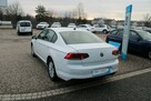 Volkswagen Passat ESSENCE LED F-vat Salon Polska Gwarancja - 8