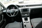 Volkswagen Passat ESSENCE LED F-vat Salon Polska Gwarancja - 16