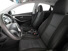 Hyundai i30 niski przebieg grzane fotele PDC klima - 13