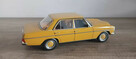 MERCEDES BENZ W 114/115 NOREV 1/18 Yellow - 3