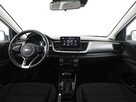 Kia Stonic automat klima auto grzane fotele navi kamera i czujniki parkowania - 15