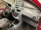 Toyota Aygo 5 drzwi, niski przebieg, klimatyzacja, isofix, nowe opony zimowe - 9