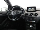 Mercedes B 180 navi kamera i czujniki parkowania klima - 16