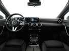 Mercedes A 200 automat półskóra navi klima auto grzane fotele kamera i czujniki parko - 15