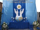 Dłonie z hostią dekoracja Pierwsza Komunia ołtarz Boże Ciało - 5