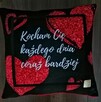 Poduszka z miłosną grafiką idealna na prezent na Walentynki. - 3