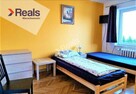 Hostel, dwa budynki, 17 pokoi, wszystkie wynajęte - 12