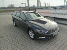 Volkswagen Passat - 2