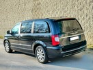 Chrysler Town & Country - 4
