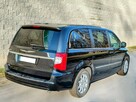 Chrysler Town & Country - 9