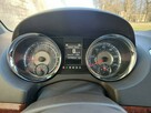 Chrysler Town & Country - 15
