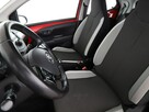 Toyota Aygo klima Bluetooth tempomat niski przebieg - 13