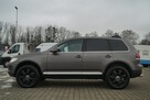 Volkswagen Touareg 4 X 4    AUTOMAT 3,0 V6 SKÓRA NAVI HAK ZADBANY SPRAWNY 6 LAT JEDEN WŁ. - 3