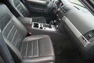 Volkswagen Touareg 4 X 4    AUTOMAT 3,0 V6 SKÓRA NAVI HAK ZADBANY SPRAWNY 6 LAT JEDEN WŁ. - 15