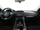 Jaguar F-PACE 20d R-Sport  Automat  Navi Tempomat Półskóra Aut.klima - 15