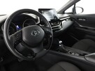 Toyota C-HR HEV kamera klima-auto tempomat hak LED - 14