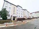 PRZYTULNA I WIDNA KAWALERKA NA ZIELONYM JARZE - 6