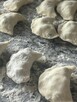 Lepienie pierogów i wyrobów mącznych